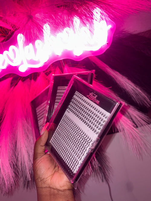 Iconic Spikes and Petite Bottoms